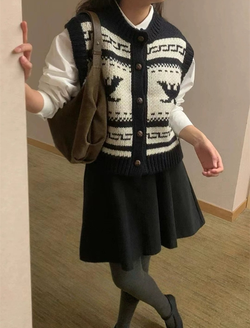 Retro round neck vest single-breasted jacquard sweater