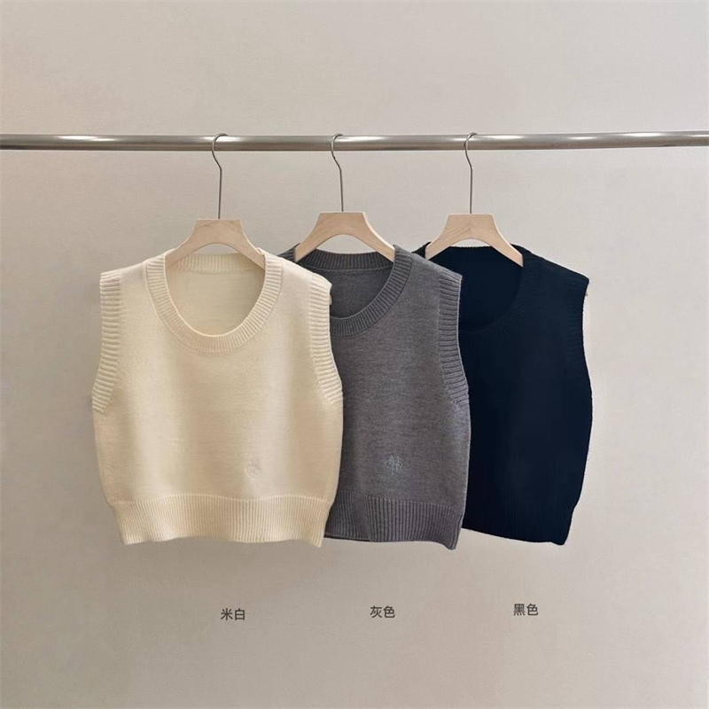 Knitted outside the ride waistcoat U-neck vest for women