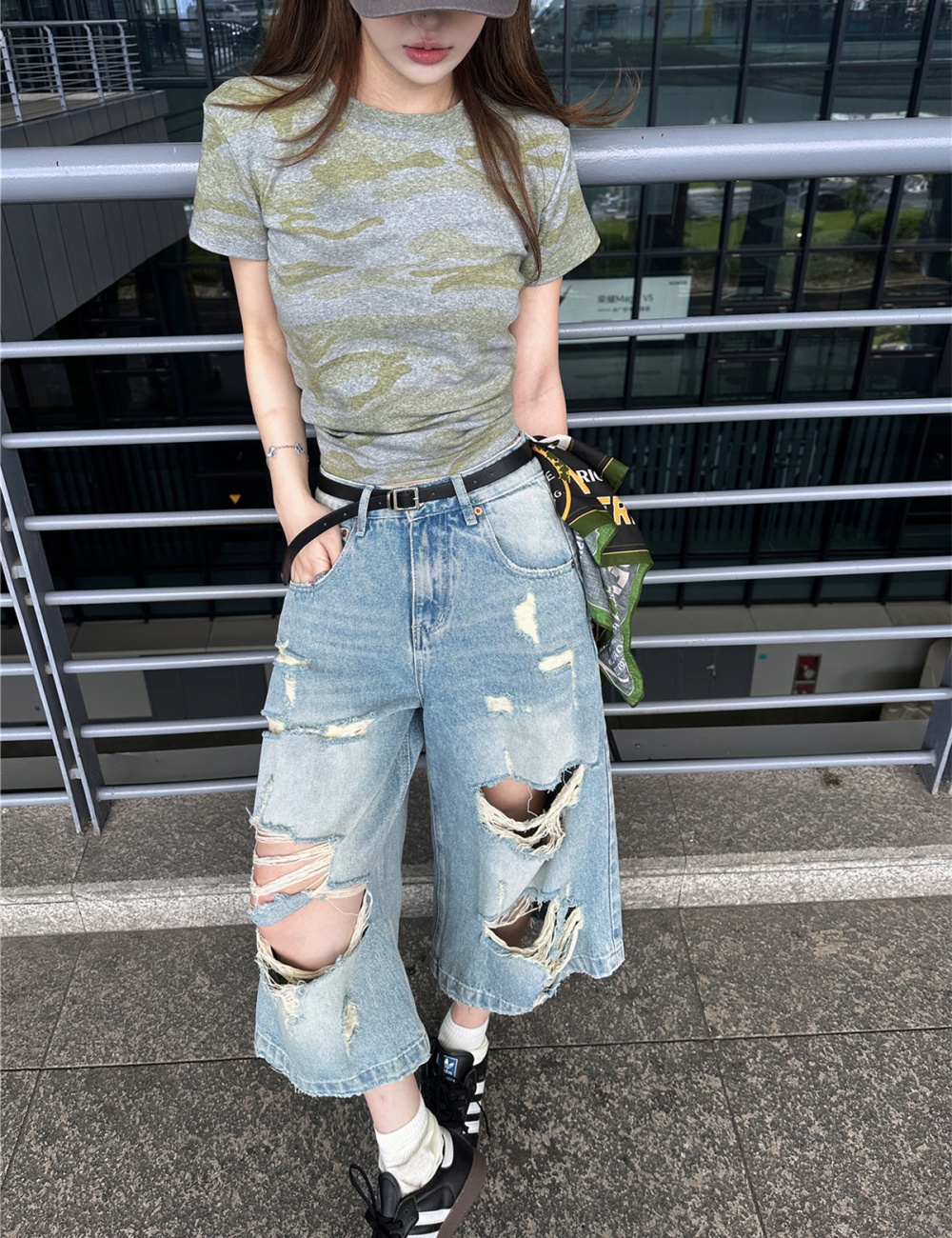 Short sleeve camouflage short jeans holes T-shirt for women