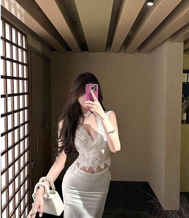 Fashionable fashion vest lace skirt 2pcs set