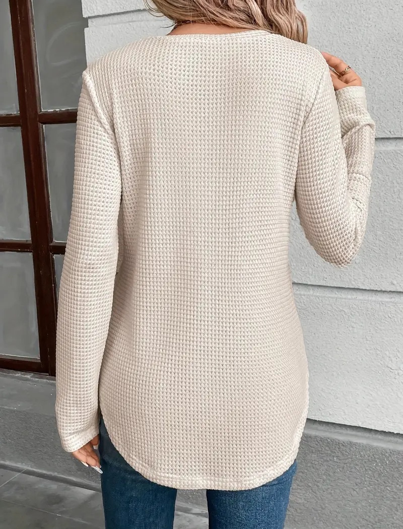 V-neck European style fashion buckle T-shirt for women