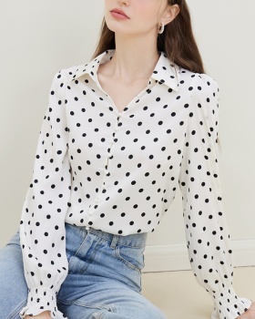 Classic bottoming long sleeve shirt for women