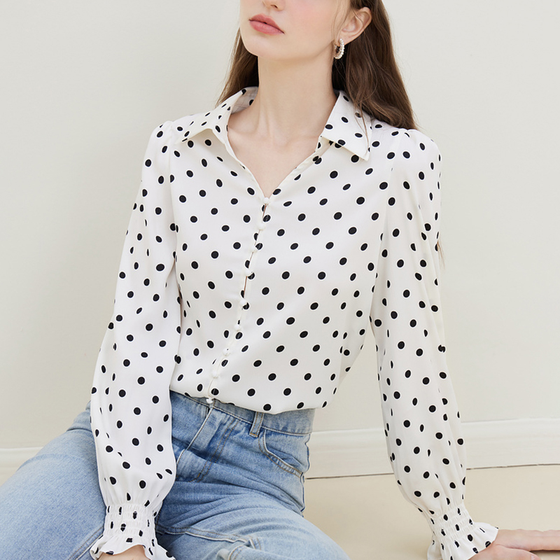 Classic bottoming long sleeve shirt for women