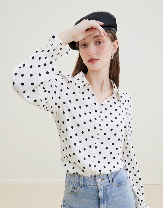Classic bottoming long sleeve shirt for women