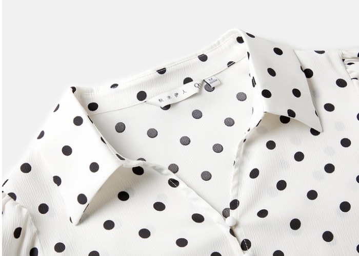 Classic bottoming long sleeve shirt for women