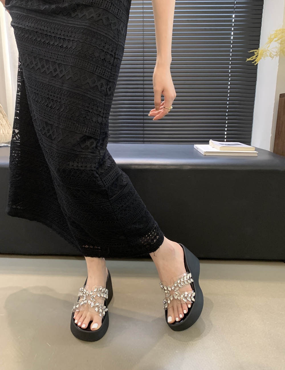 All-match wears outside fashion rhinestone slippers for women