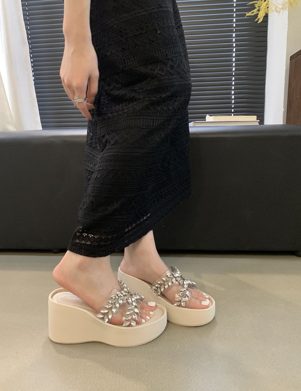 All-match wears outside fashion rhinestone slippers for women