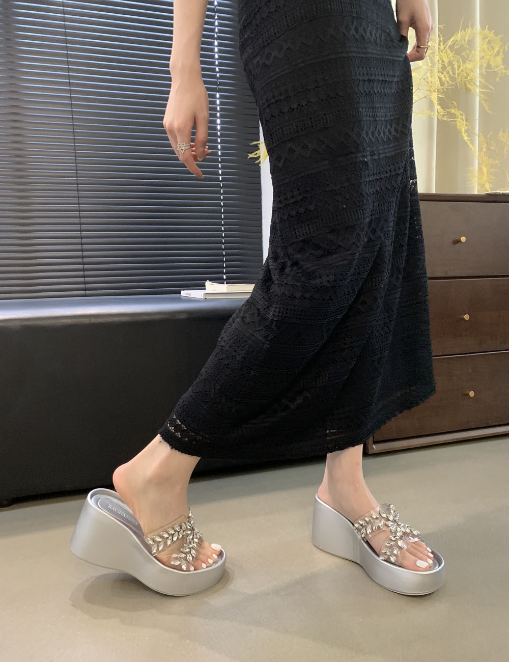 All-match wears outside fashion rhinestone slippers for women