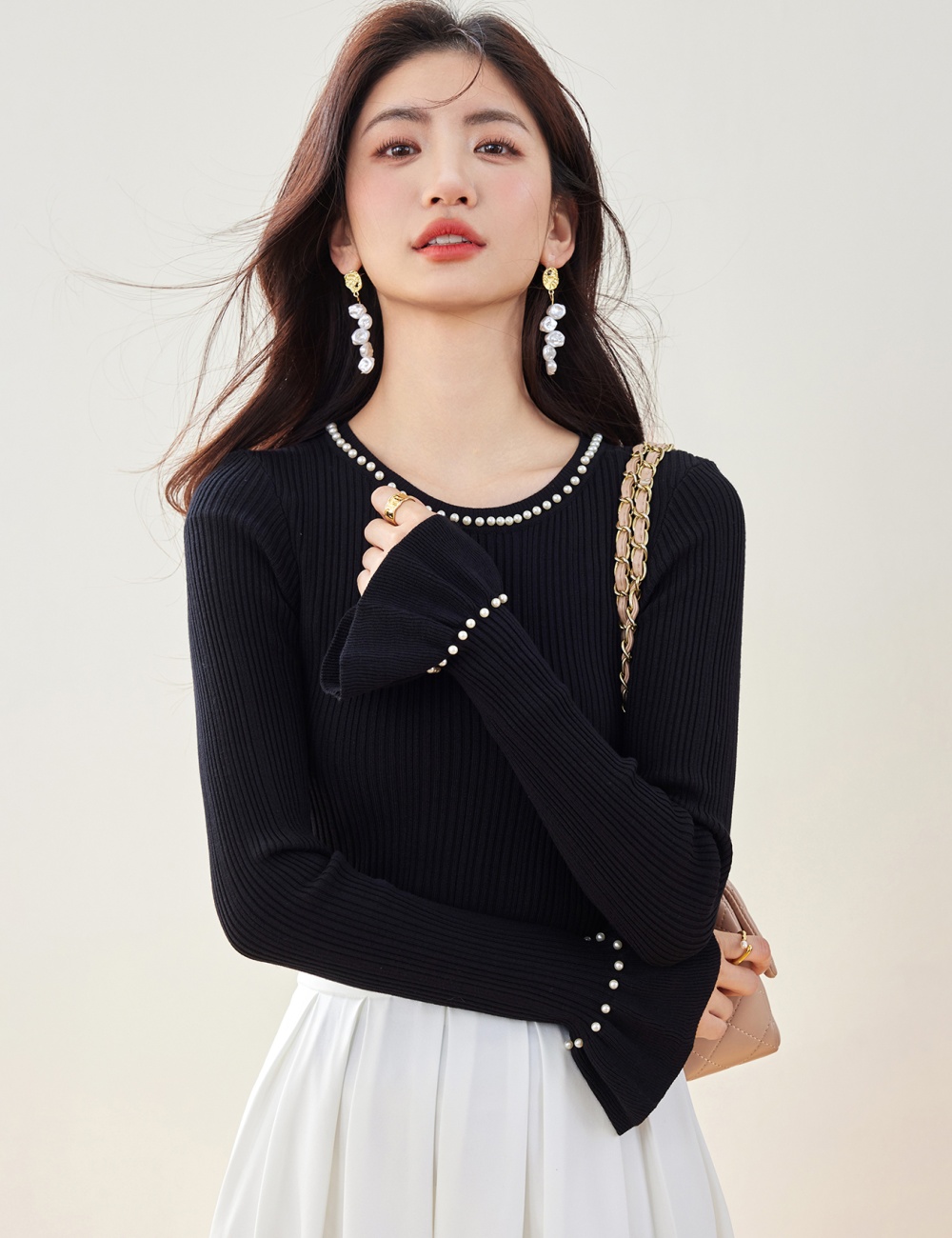 Beading sweater trumpet sleeves bottoming shirt
