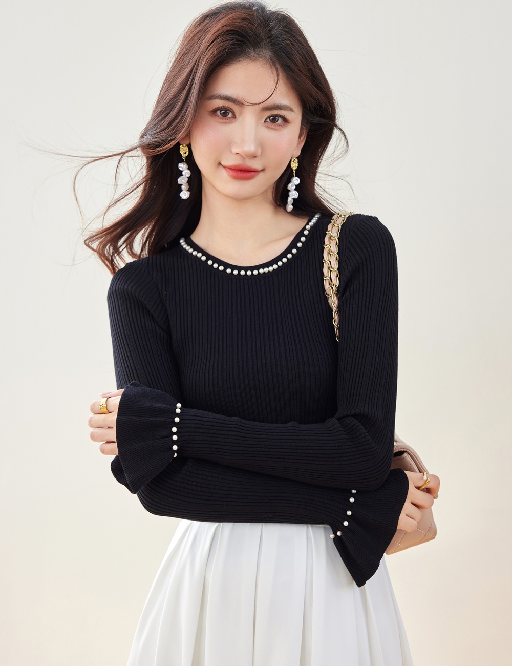 Beading sweater trumpet sleeves bottoming shirt