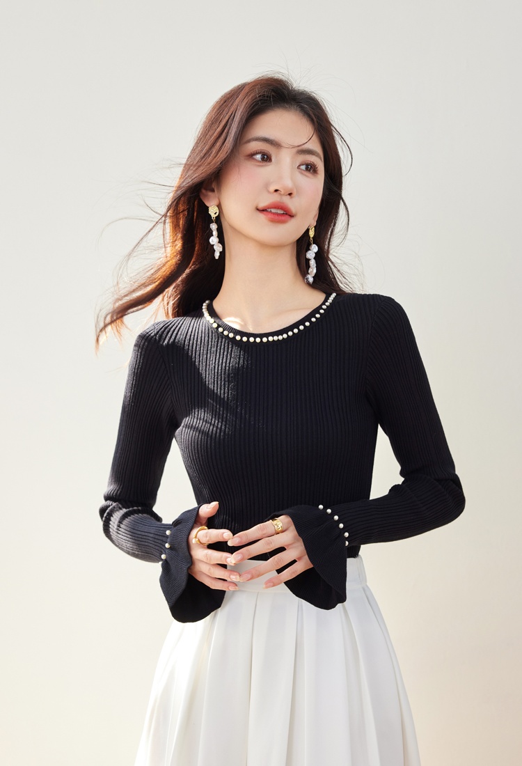 Beading sweater trumpet sleeves bottoming shirt