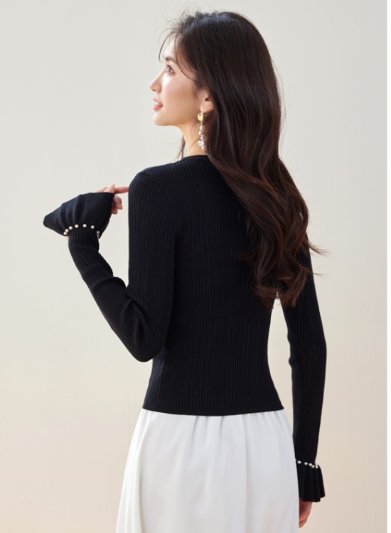 Beading sweater trumpet sleeves bottoming shirt