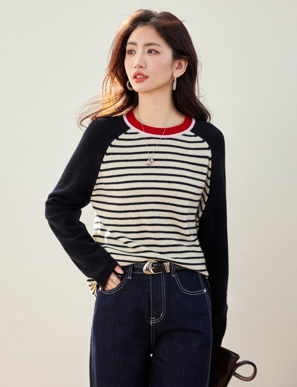 Lazy round neck sweater embroidery bottoming shirt