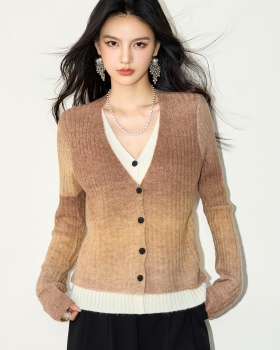 Pseudo-two sweater knitted tops for women