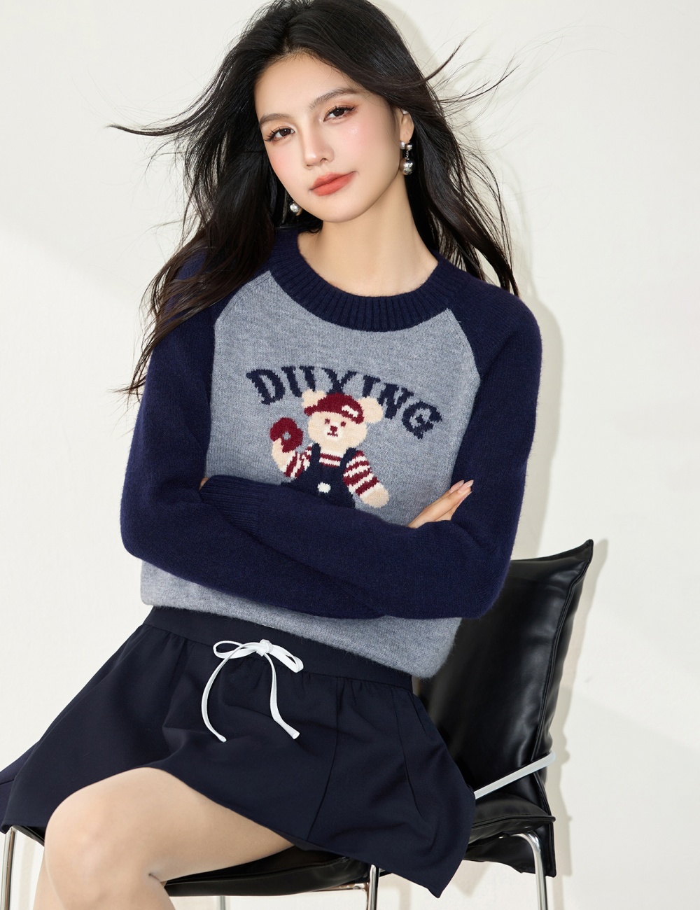 Round neck pullover jacquard sweater for women