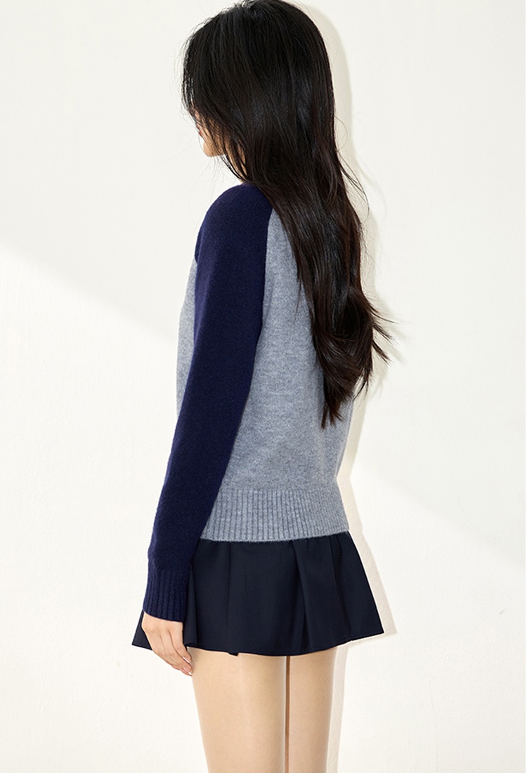 Round neck pullover jacquard sweater for women