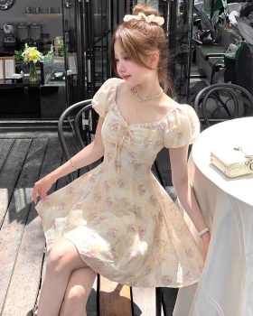 Short sleeve floral puff sleeve yellow France style dress