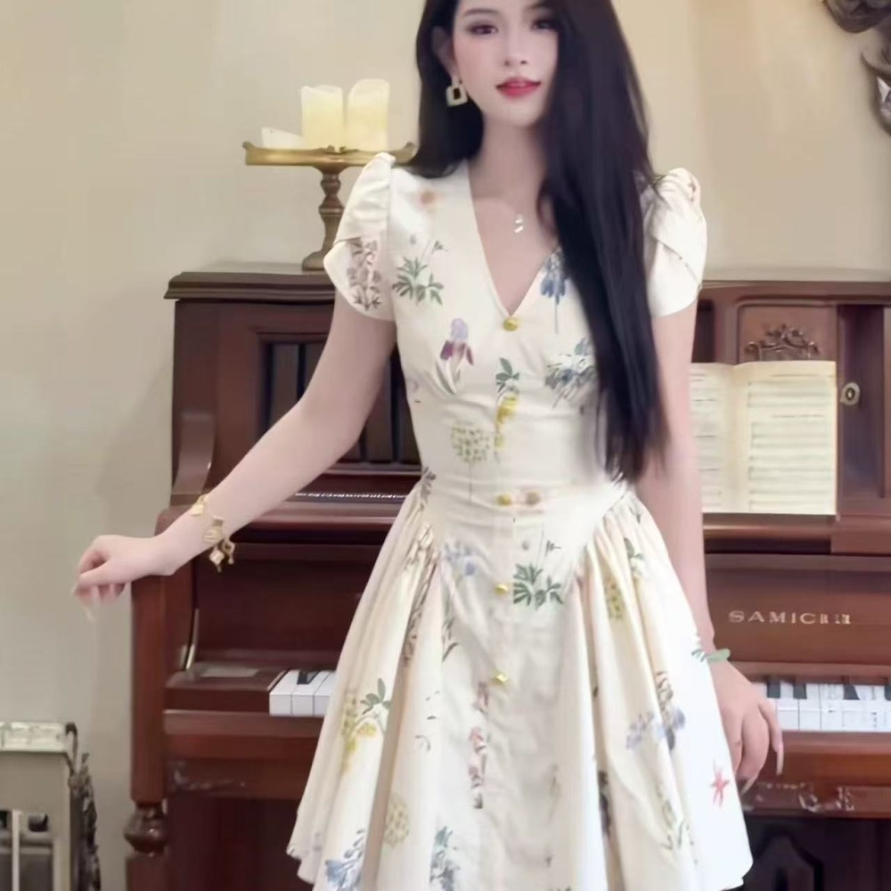 Fashionable summer long dress V-neck dress for women