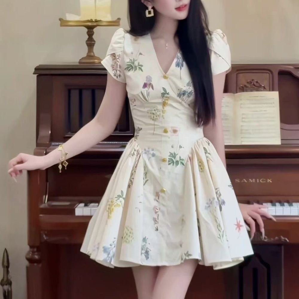 Fashionable summer long dress V-neck dress for women