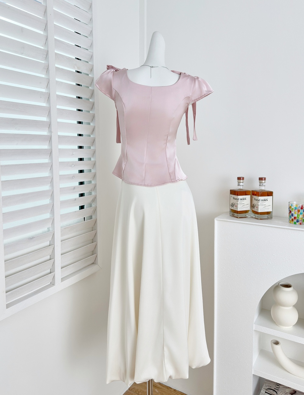 Wears outside bud shirt satin pinched waist tops a set