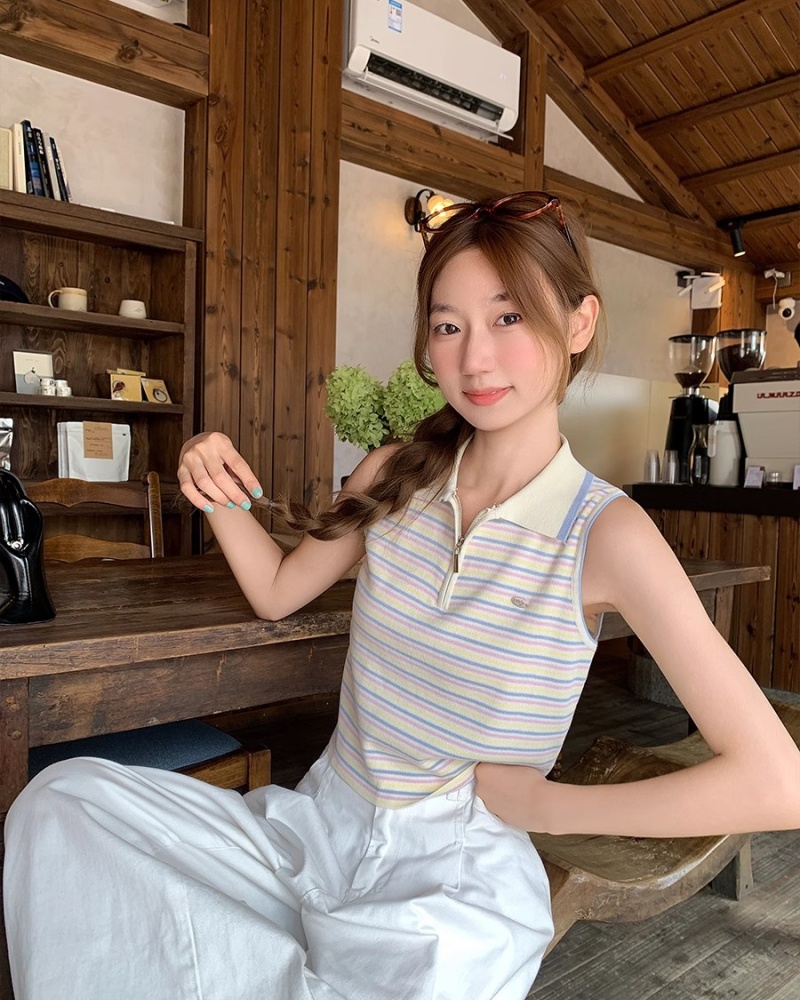 Sleeveless slim knitted waistcoat lapel short tops for women