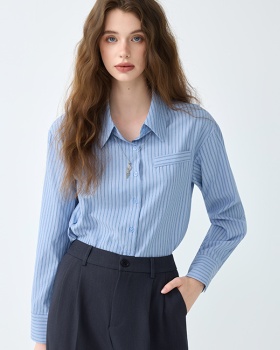Spring and summer profession uniform blue shirt