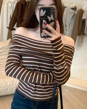 Flat shoulder tops bottoming shirt for women