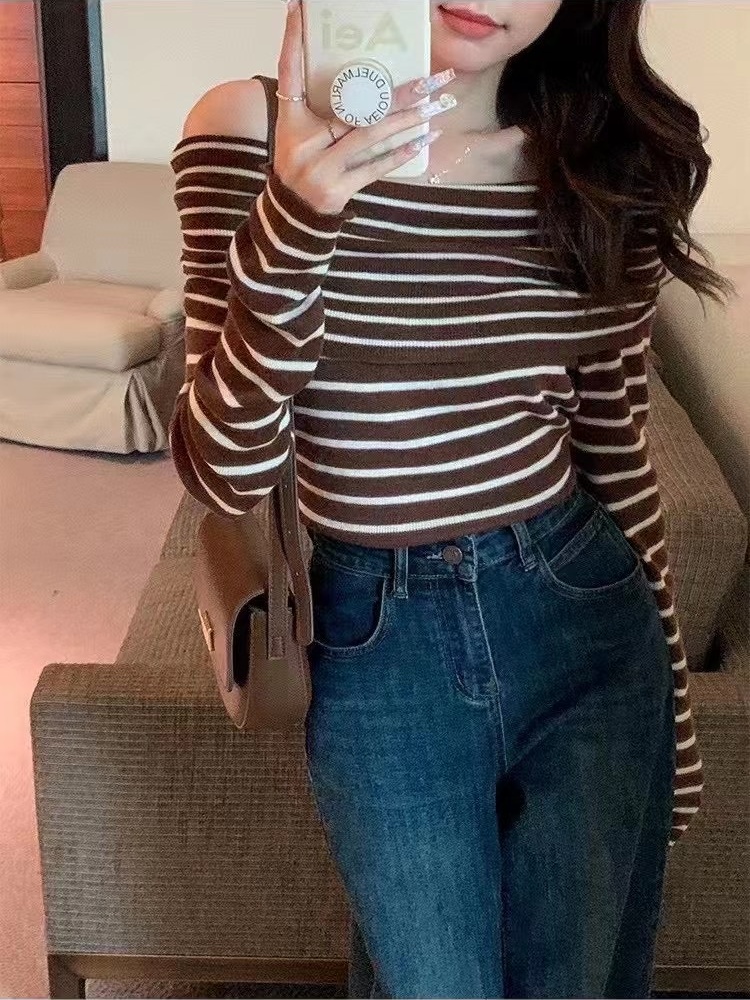 Flat shoulder tops bottoming shirt for women