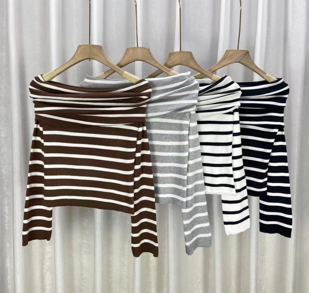 Flat shoulder tops bottoming shirt for women