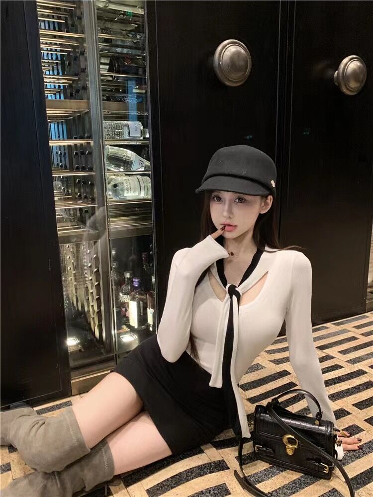 Niche sexy tops V-neck bottoming shirt for women