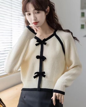 Autumn and winter sweater bottoming shirt for women