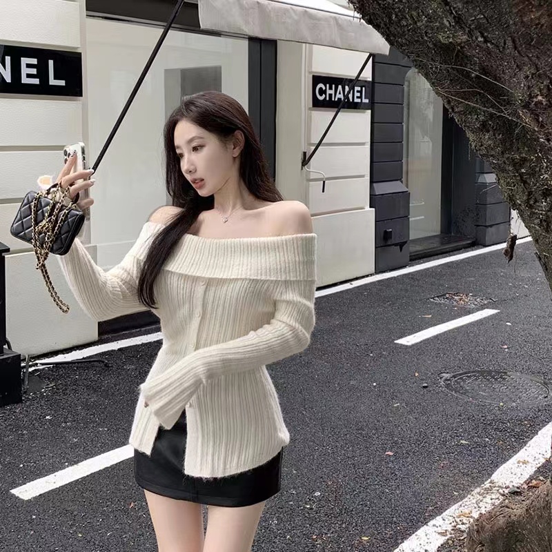 Autumn and winter wool flat shoulder sweater