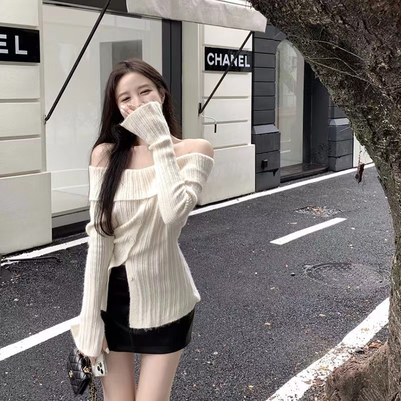 Autumn and winter wool flat shoulder sweater