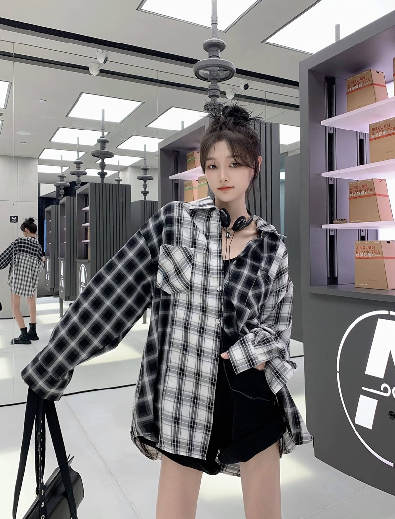 Retro black-white loose coat plaid splice shirts for women