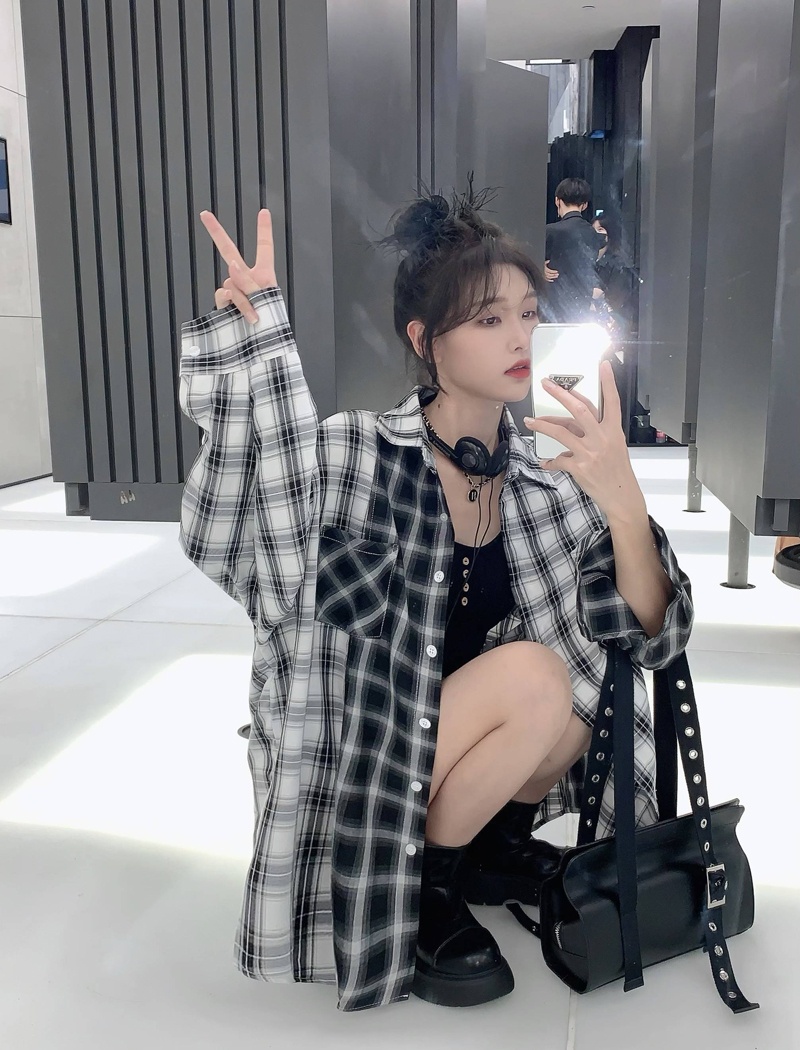Retro black-white loose coat plaid splice shirts for women