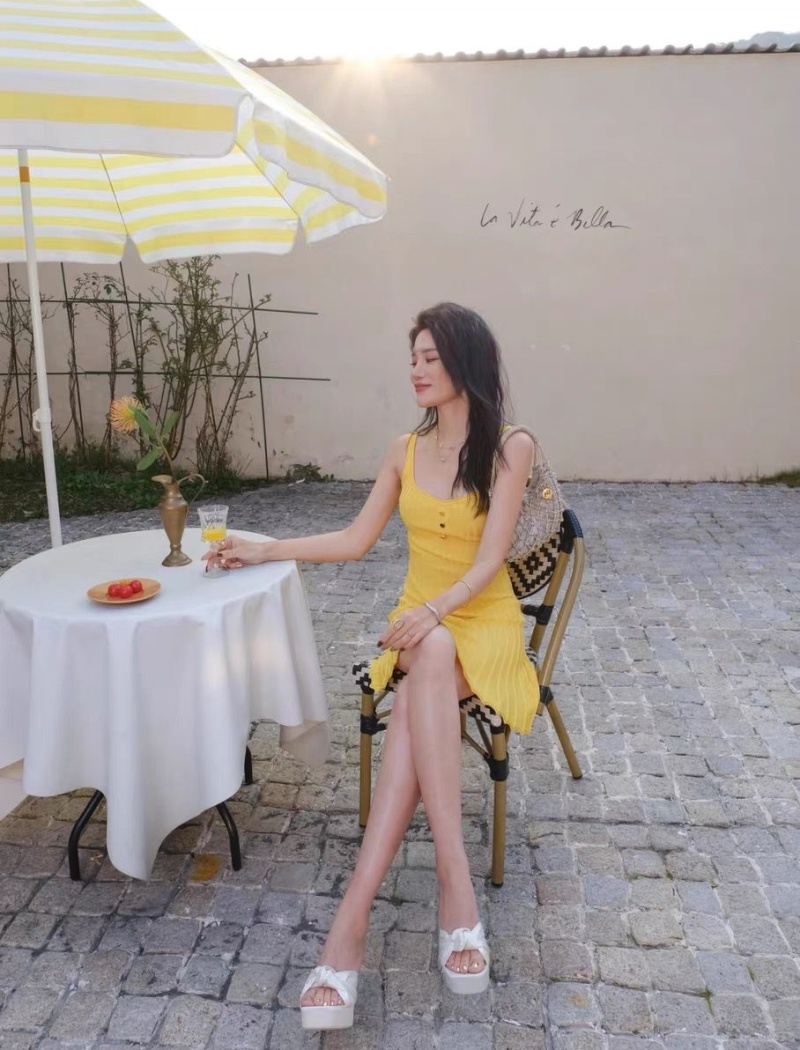 Yellow slim sling summer spicegirl A-line knitted sweet dress