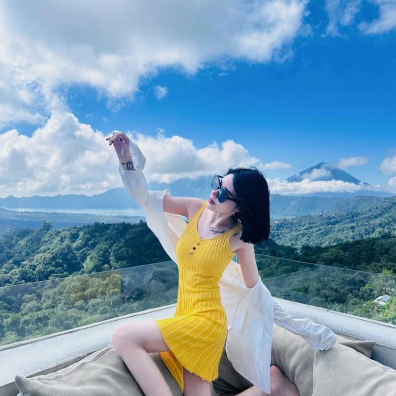Yellow slim sling summer spicegirl A-line knitted sweet dress