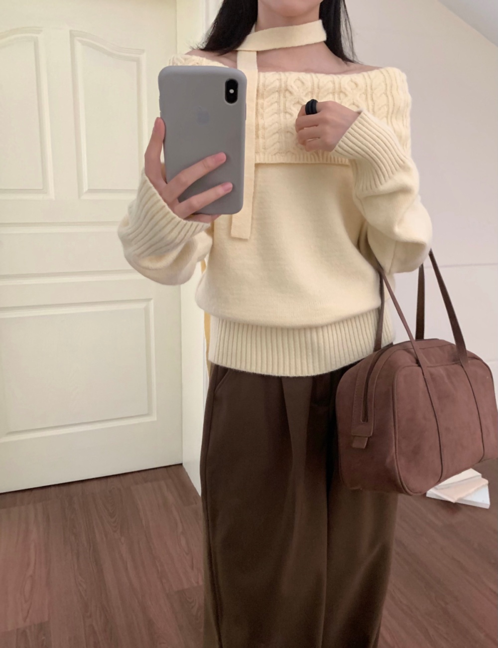 Flat shoulder niche tops gray long sleeve sweater