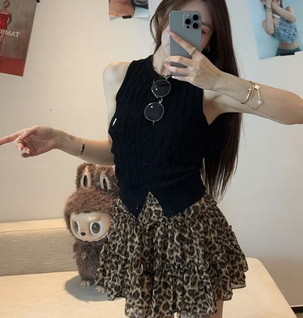 Leopard silk vest chiffon short skirt a set