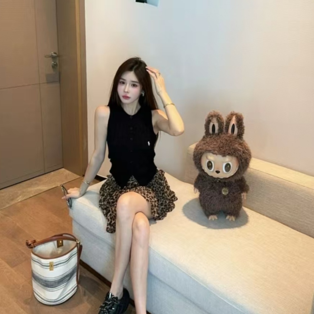 Leopard silk vest chiffon short skirt a set