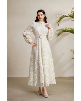Lantern sleeve autumn stereoscopic lace cstand collar dress