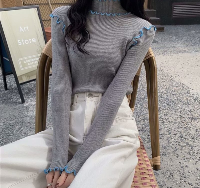 Long sleeve knitted sweet autumn and winter sweater for women