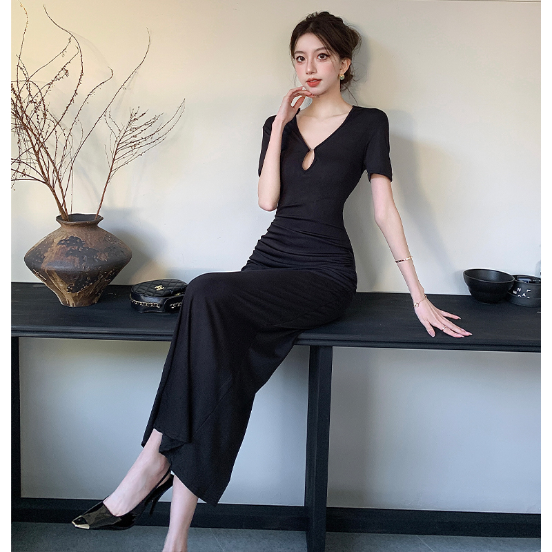 V-neck pinched waist sexy dress slim cozy long dress