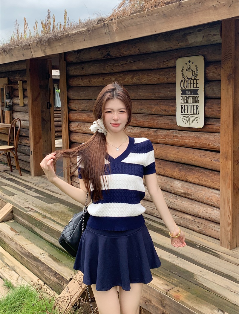 All-match V-neck tops stripe blue-white T-shirt