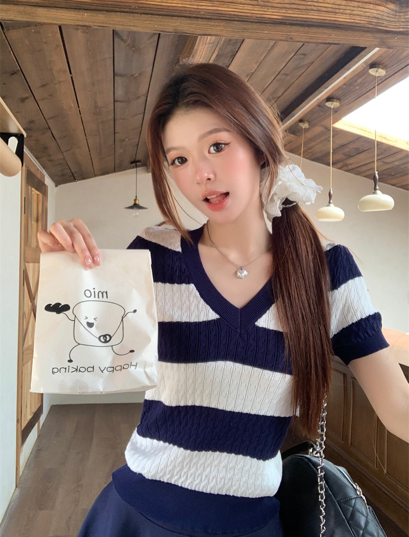 All-match V-neck tops stripe blue-white T-shirt