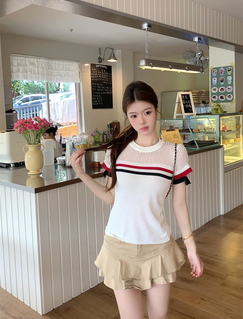 Short sleeve inside the ride slim pinched waist tops for women