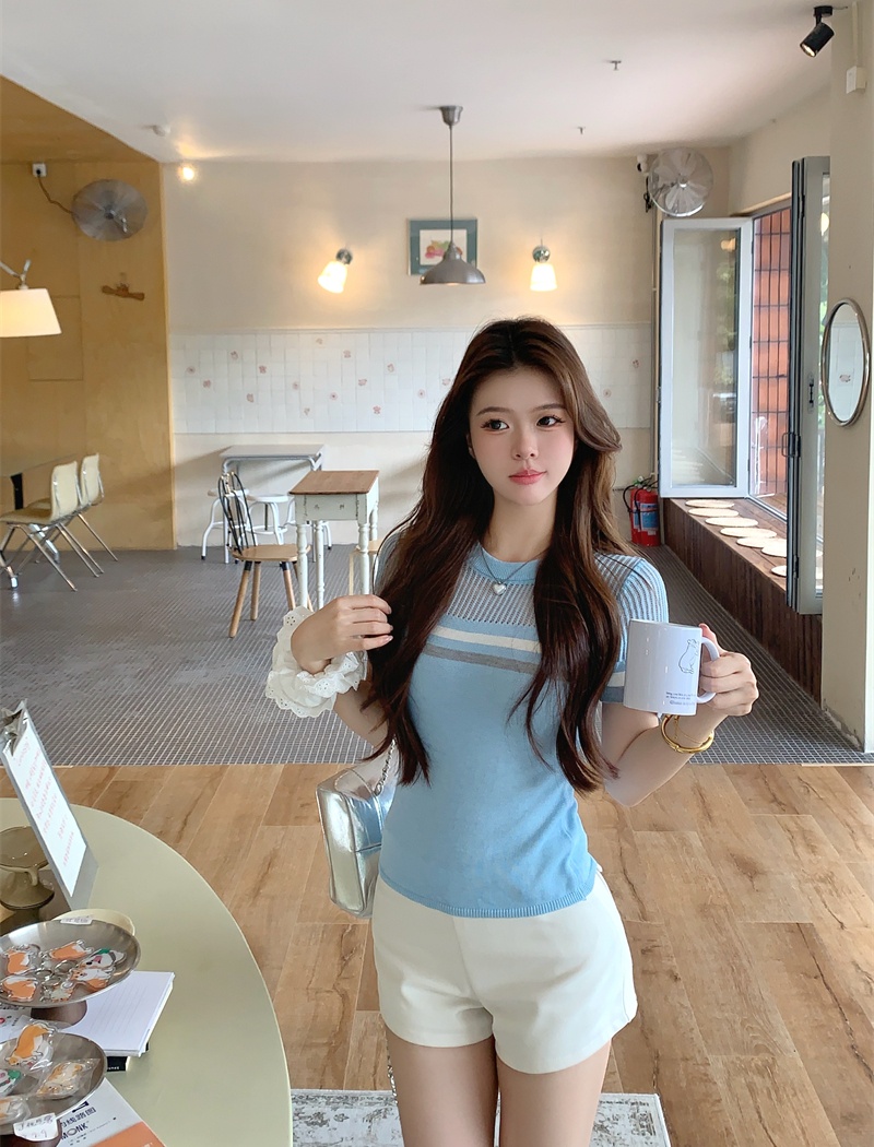 Short sleeve inside the ride slim pinched waist tops for women