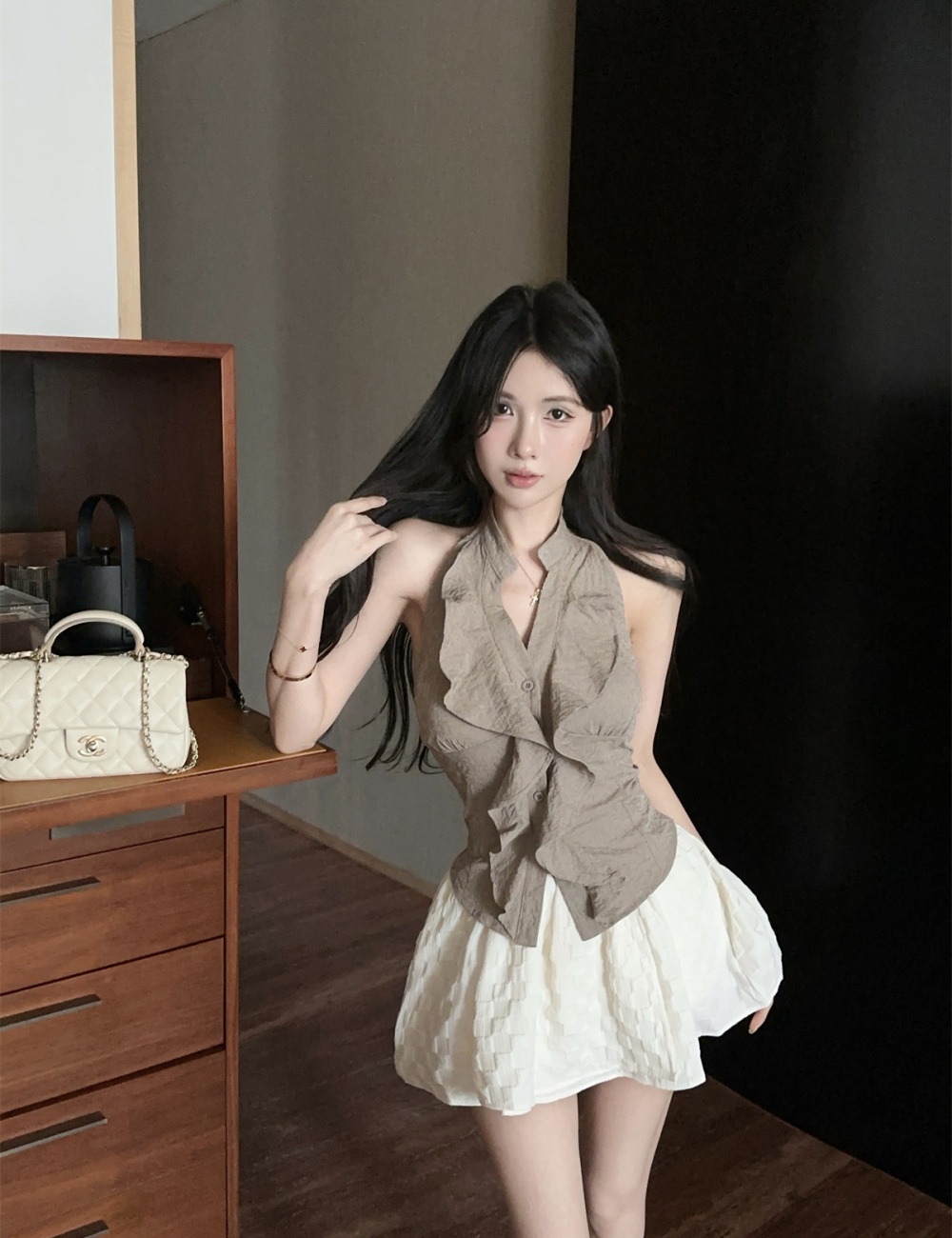 V-neck tops pinched waist short skirt a set for women