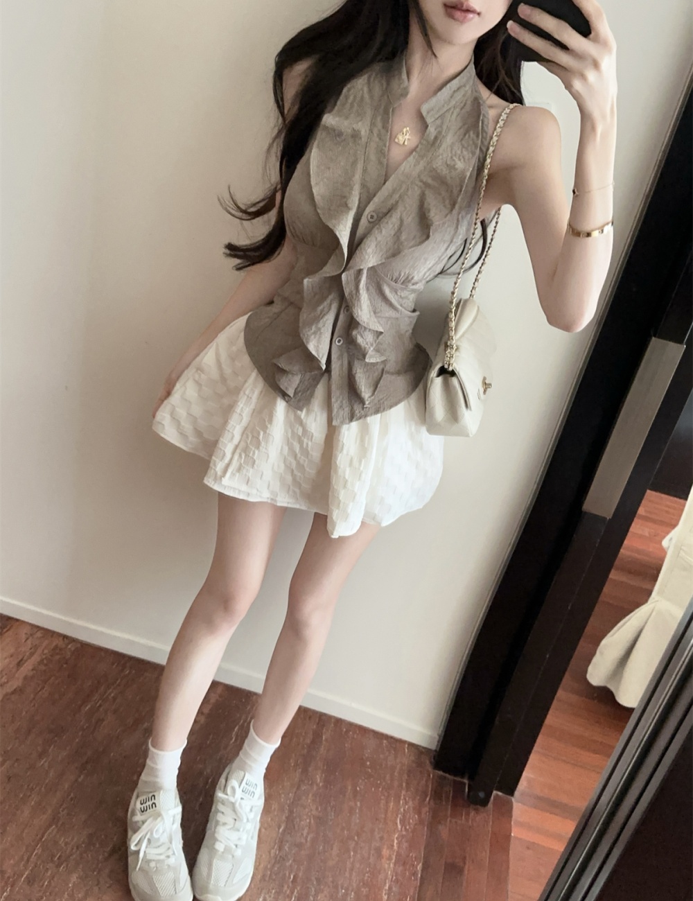 V-neck tops pinched waist short skirt a set for women
