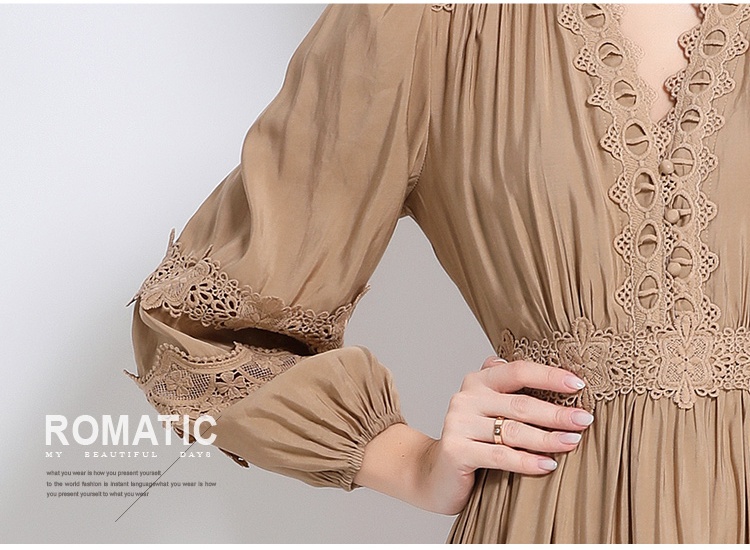 Autumn lantern sleeve long lace V-neck dress